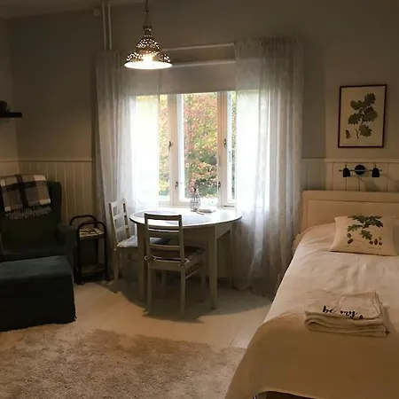 Appartement Viehaettaevae Yksioe Merellisessae Kotkassa. Kotka