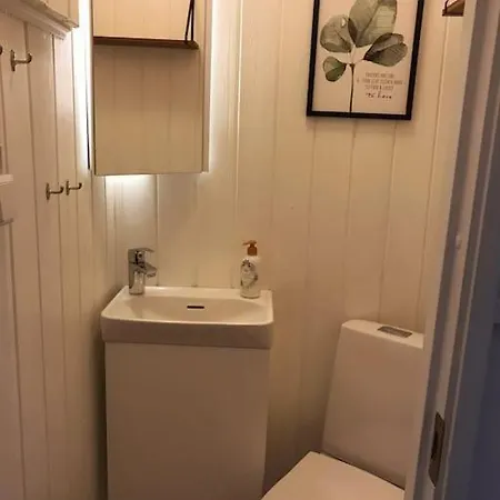 Apartamento Viehaettaevae Yksioe Merellisessae Kotkassa. Kotka