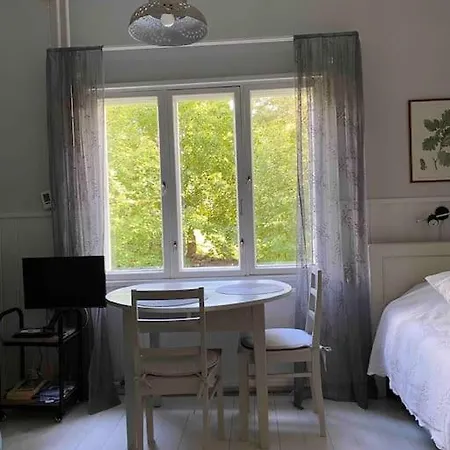 公寓 Viehaettaevae Yksioe Merellisessae Kotkassa.