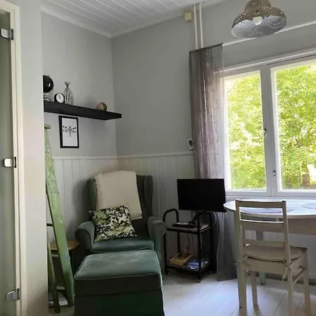 Viehaettaevae Yksioe Merellisessae Kotkassa. 公寓